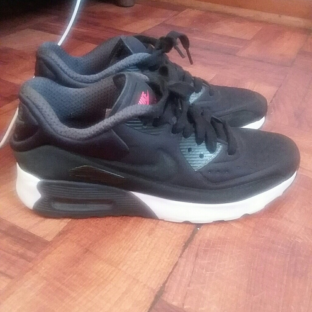 Nike Air Max Sneakers